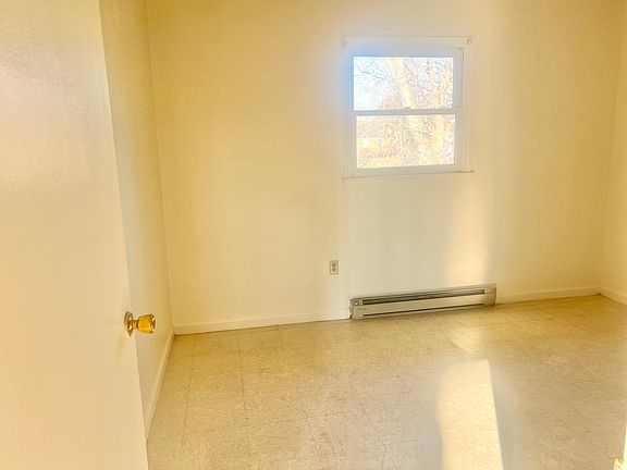 5th image of 1022 E Irvine St #6