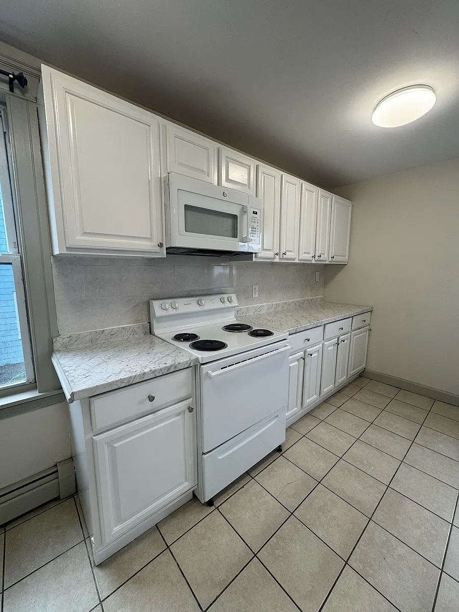 Building Photo - 584 W Boylston St #2L
