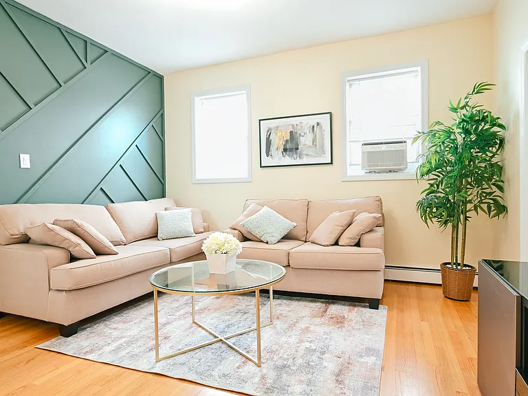 18 Van Rensselaer St #1 — Photo 1
