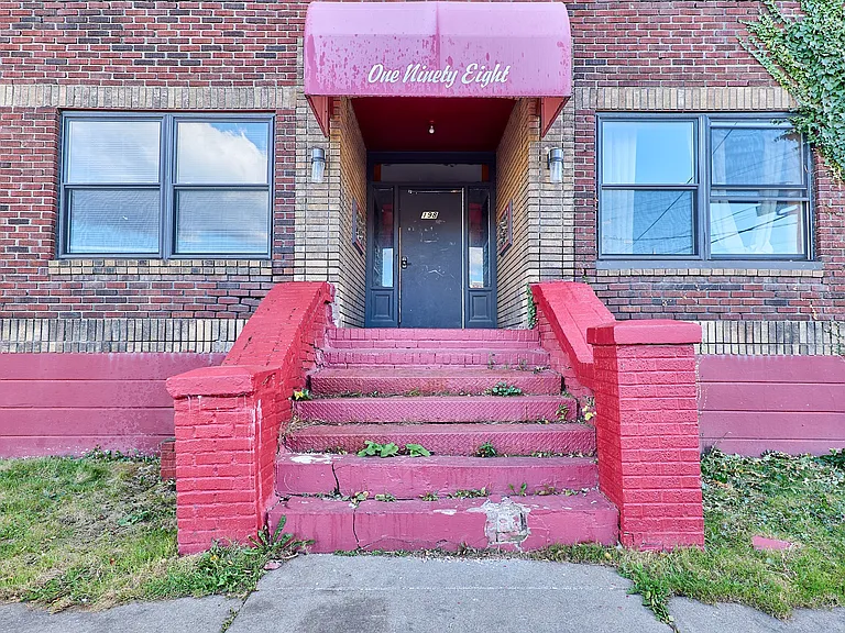 198 Court St #8 — Photo 16