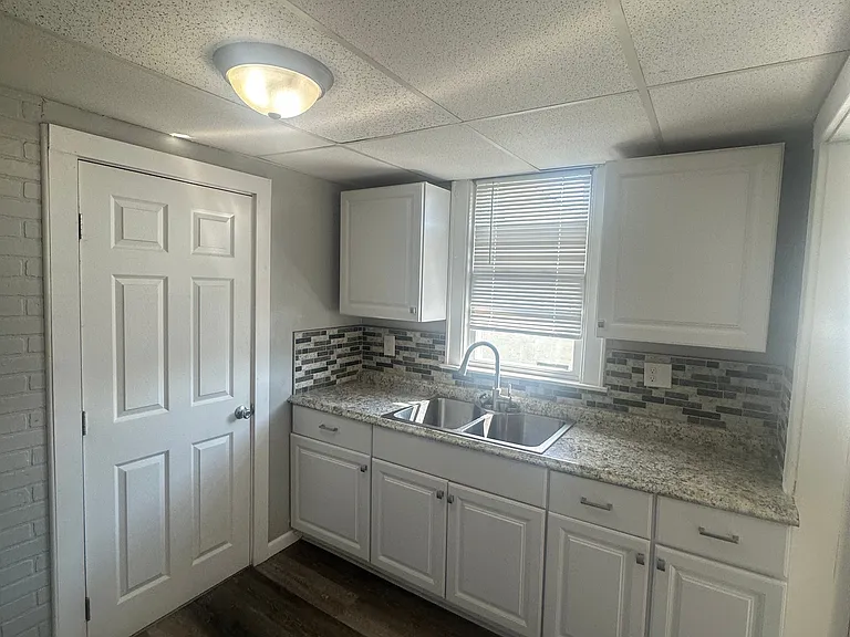 2317 Broad St #5 — Photo 8