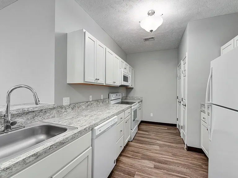 Aquamarine Apartments — Photo 39