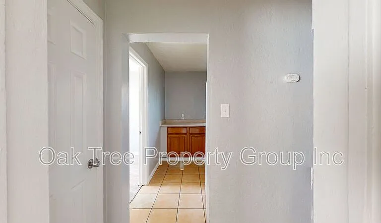 6621 Bancroft Ave — Photo 20