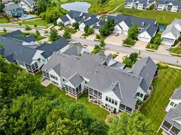 9501 Lime Stone Rd, Parkville, MO 64152