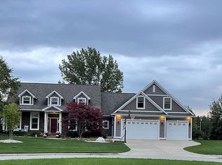 8812 Waters Edge Ct, Freeland, MI 48623