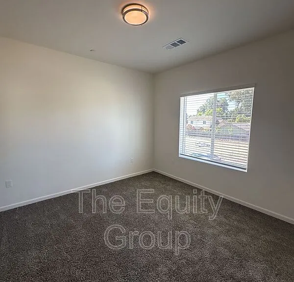 735 S Pinkham #102 — Photo 15