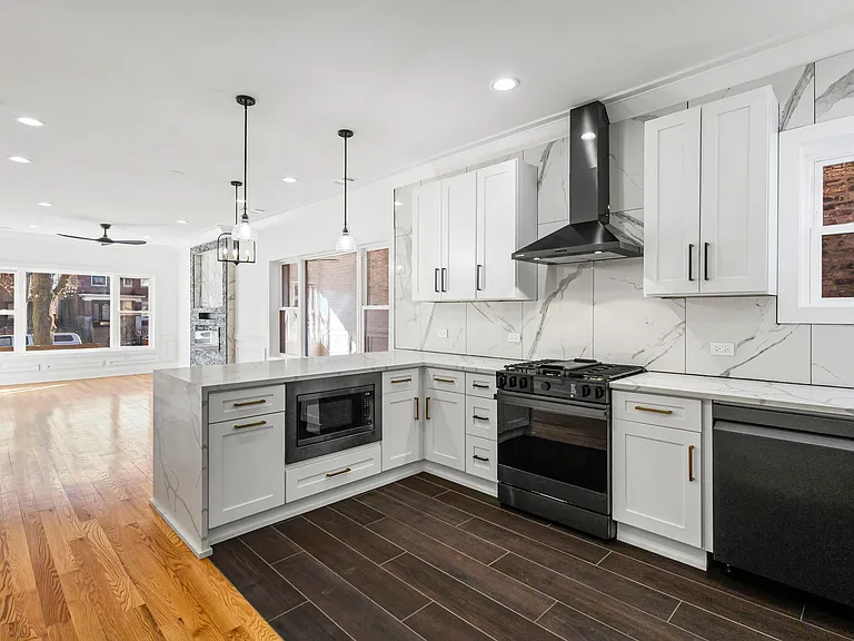 3934 N Sawyer Ave #1 — Photo 6