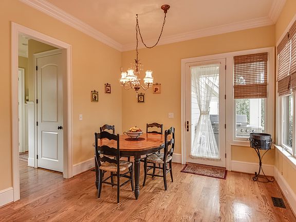 4th image of 121 Alder Springs Ln