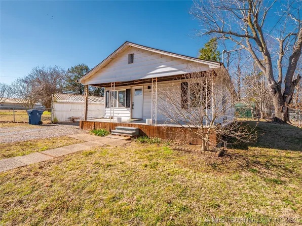 165 SW 1st St, Krebs, OK 74554