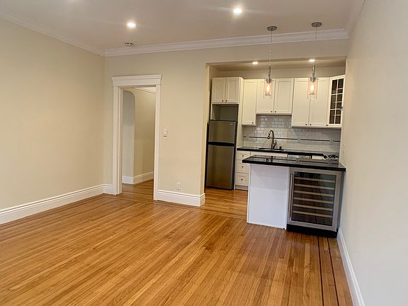 2nd image of 230 Oak St #25
