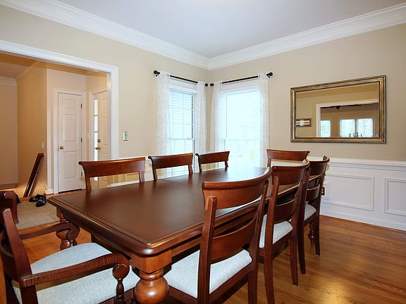 3rd image of 1288 Tiverton Pl