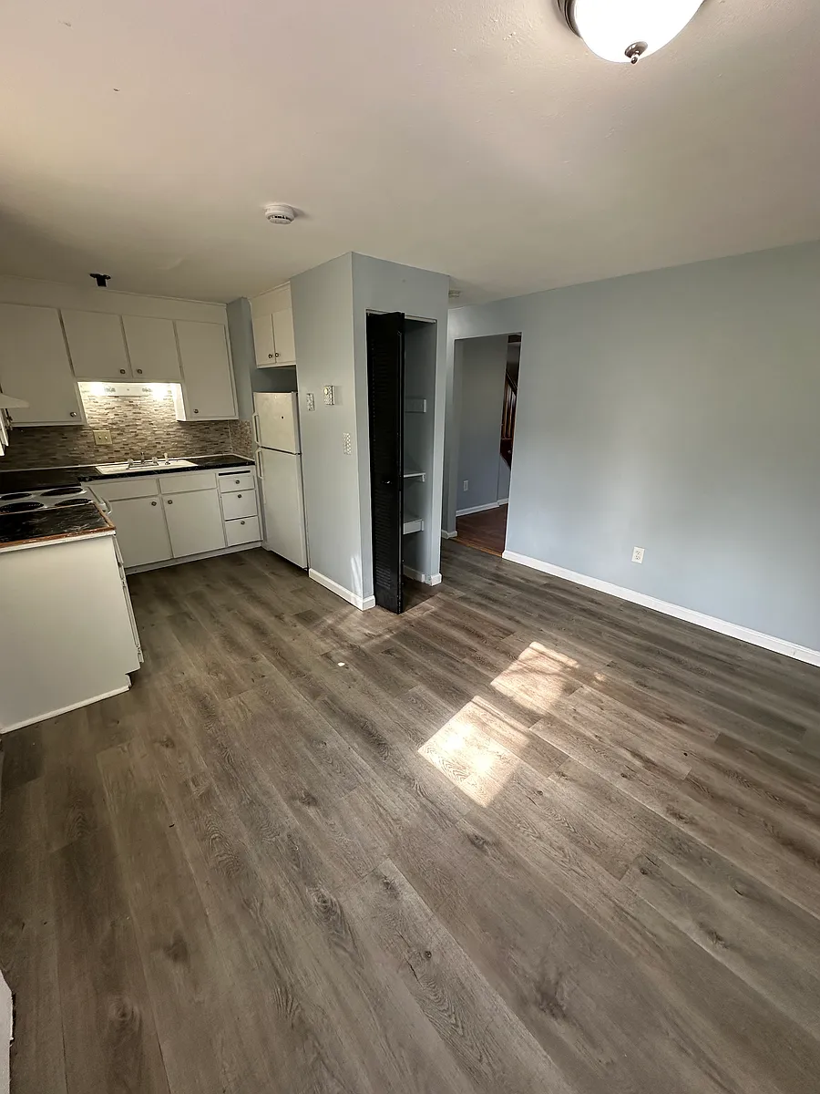 Building Photo - 40 Gladden St #7