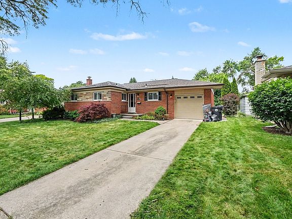 3rd image of 29668 Edward Pl