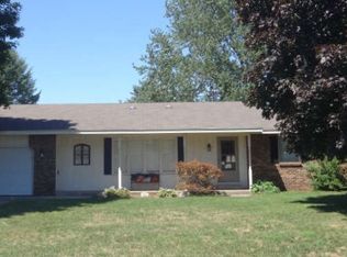 2804 E Chester Dr, Zeeland, MI 49464