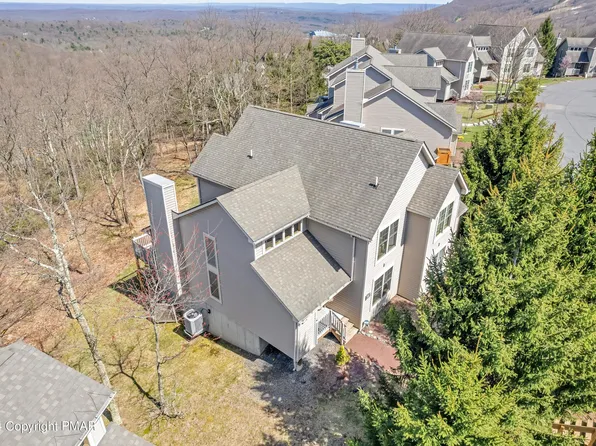 358 Juniper Ct, Tannersville, PA 18372