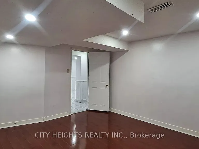 120 Littles Rd #BASEMENT — Photo 9