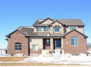 3104 W Saint Andrews Dr, Syracuse, UT 84075