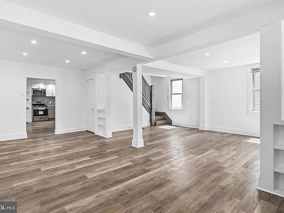 3rd image of 586 Baltimore St