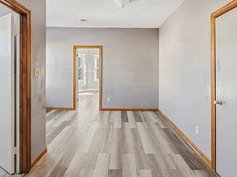 857 S 1st St #2 — Photo 10
