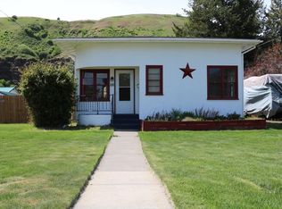 1030 S 3rd St, Dayton, WA 99328