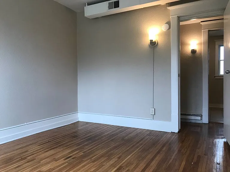 1942 Seneca St #5 — Photo 9