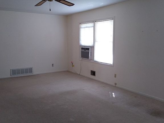 5th image of 303 Coral Way