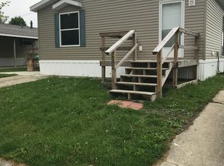 82 Randolph St, Mahomet, IL 61853