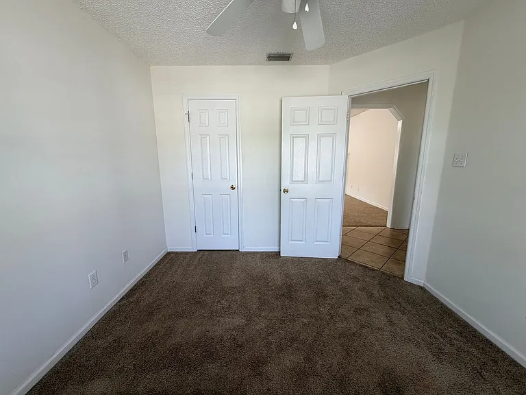 4125 Sedgwyck Ln — Photo 5