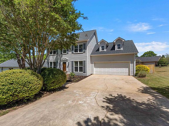 5th image of 300 Middleton Ct