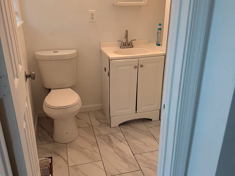 2219 Madison St #A — Photo 8