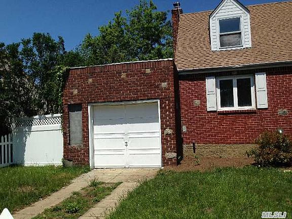 3rd image of 517 Hempstead Blvd