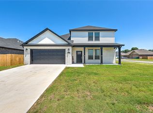 461 Piper Ln, Centerton, AR 72719