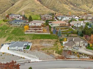 756 Castle Heights Dr, Wenatchee, WA 98801