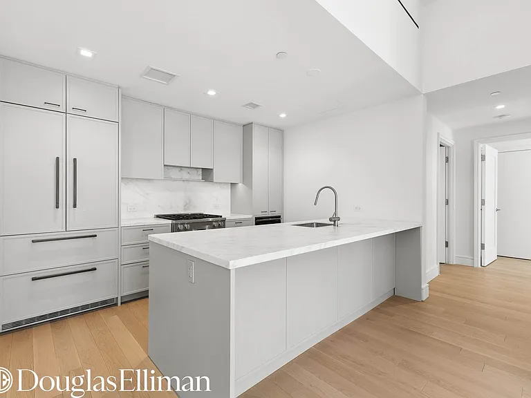540 6th Ave #7E — Photo 3