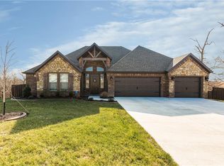 320 Sicily Dr, Centerton, AR 72719