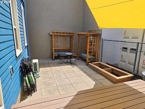 2nd image of 466 Lincoln St