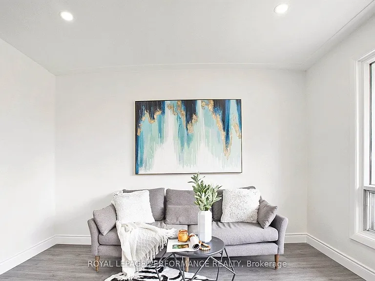 33 Majestic Dr — Photo 7