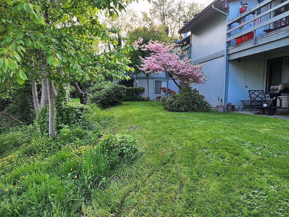 1st image of 1207 11th Ave SE #C