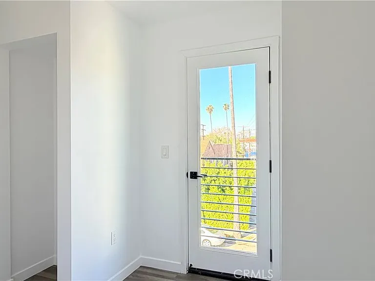 1418 S Cloverdale Ave — Photo 10