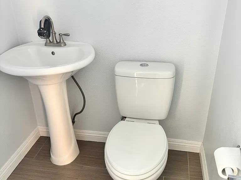 121 S Carmelita Ave #B — Photo 8