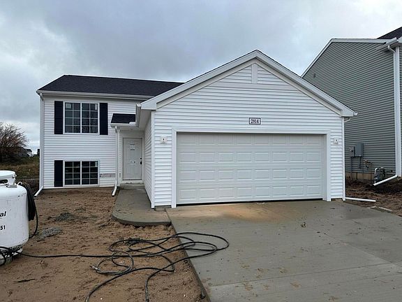 3rd image of 2814 Sanderling Ct