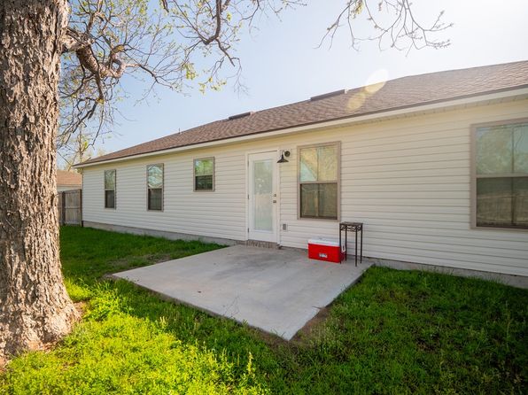 118 S Pine St, Adel, GA 31620