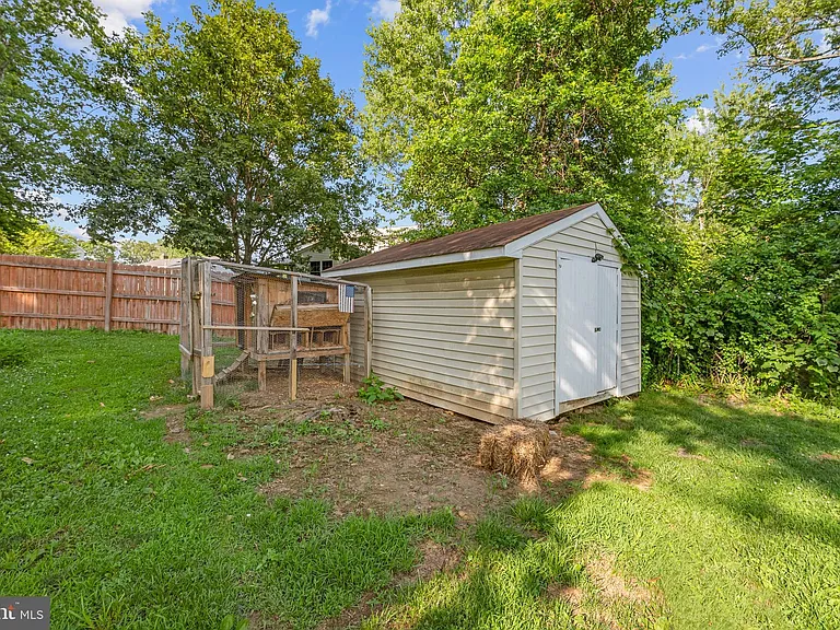 13204 Nickleson Dr — Photo 30