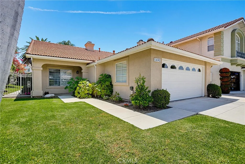3 bed, 1433 sqft, $5,299 — Photo 2