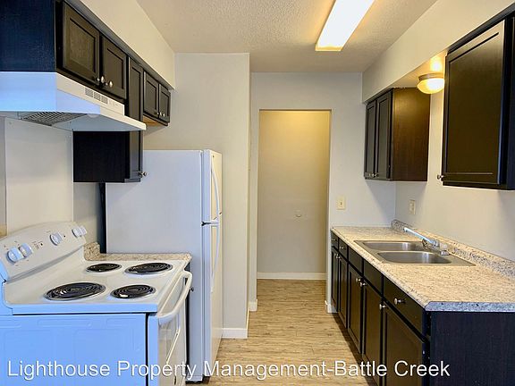 5th image of 744 Michigan Ave E APT 1