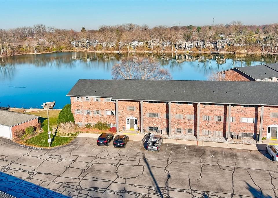 1st image of 3036 Lake Shore Dr