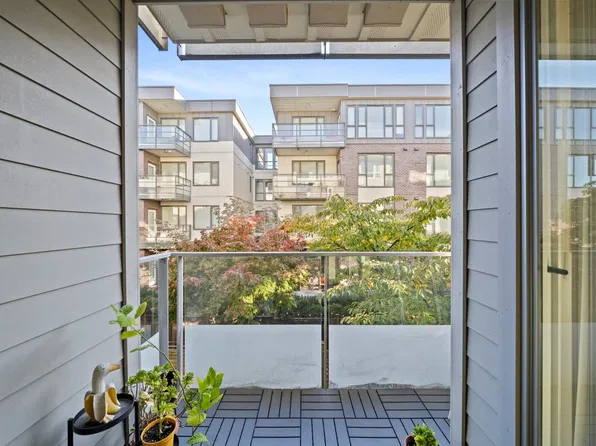 5388 Grimmer St #205, Burnaby, BC V5H 0B9