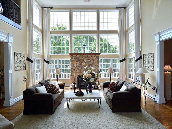 Great Room 20' Celings