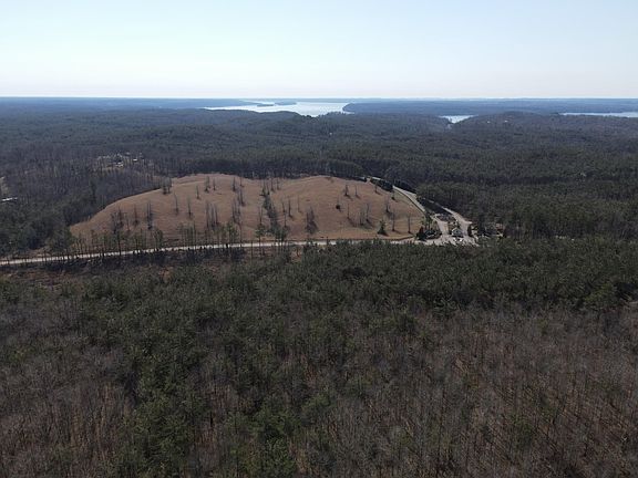 3rd image of 4 Pyburn Dr