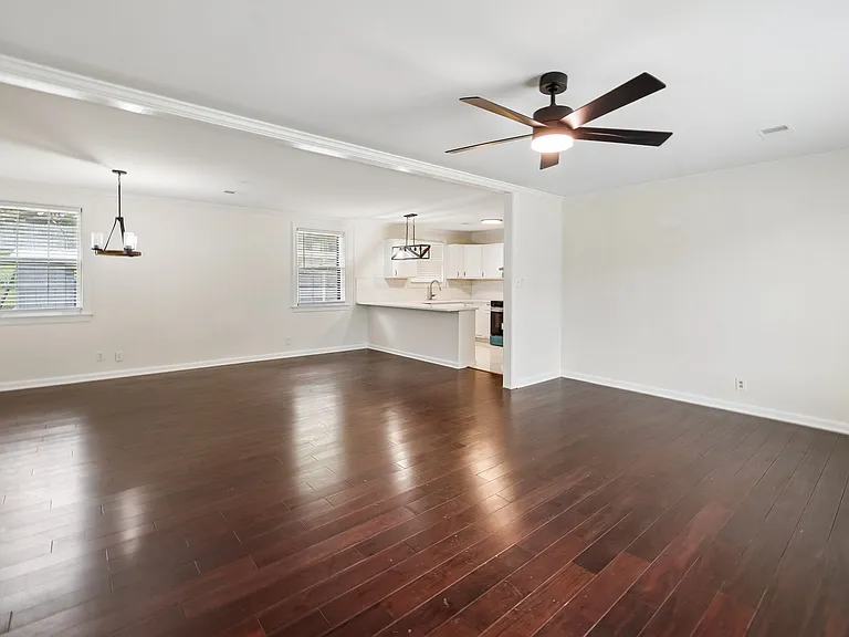 124 Denise Dr — Photo 15